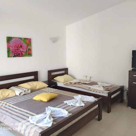 Apartments Brnjada Sutomore Bagian luar foto