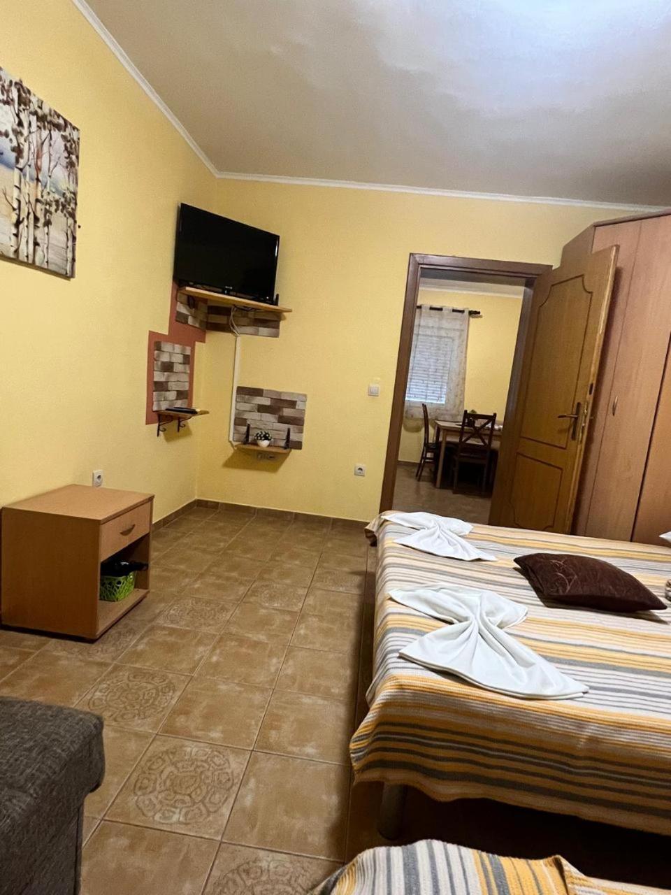 Apartments Brnjada Sutomore Ruang foto