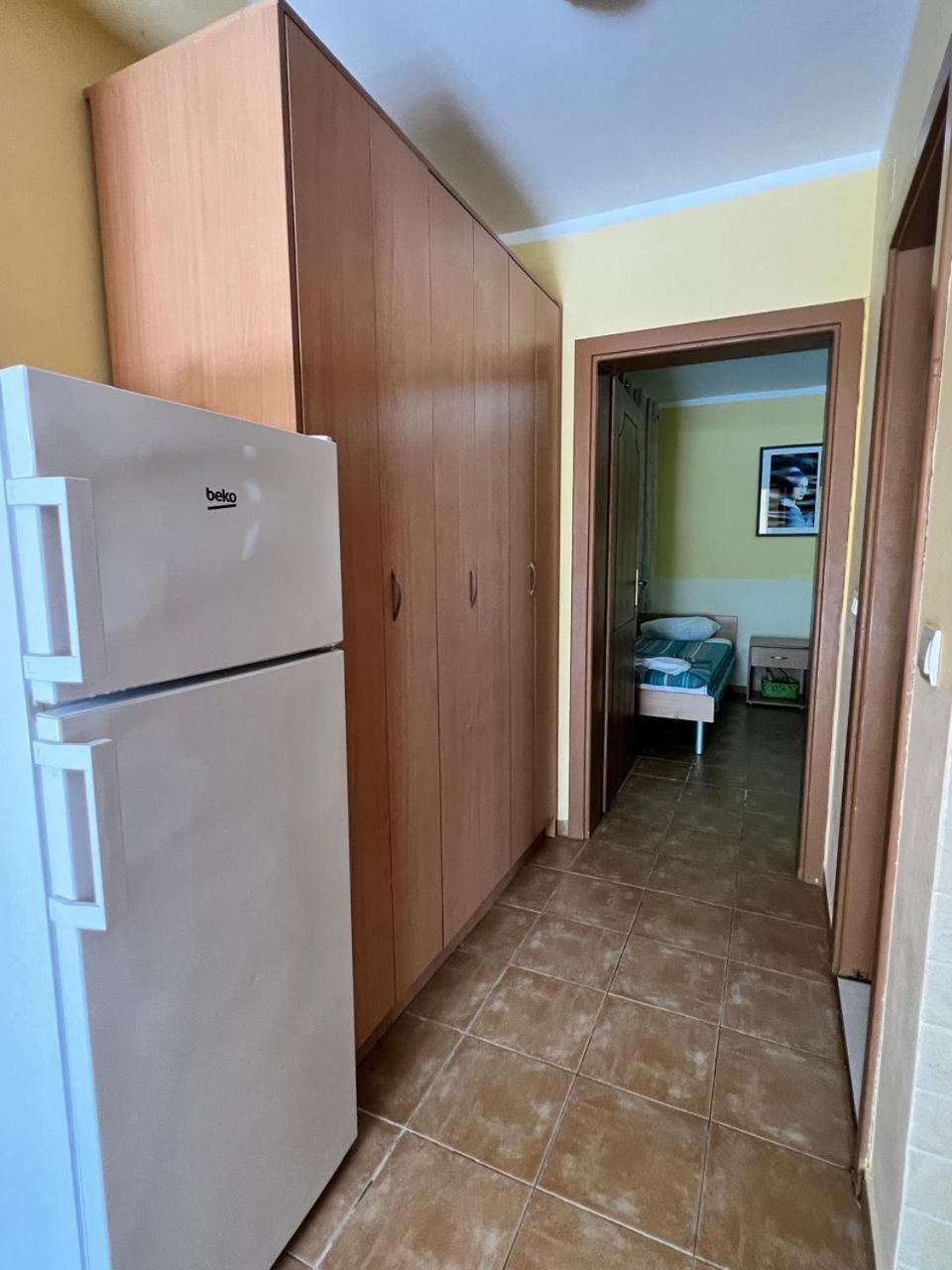 Apartments Brnjada Sutomore Ruang foto