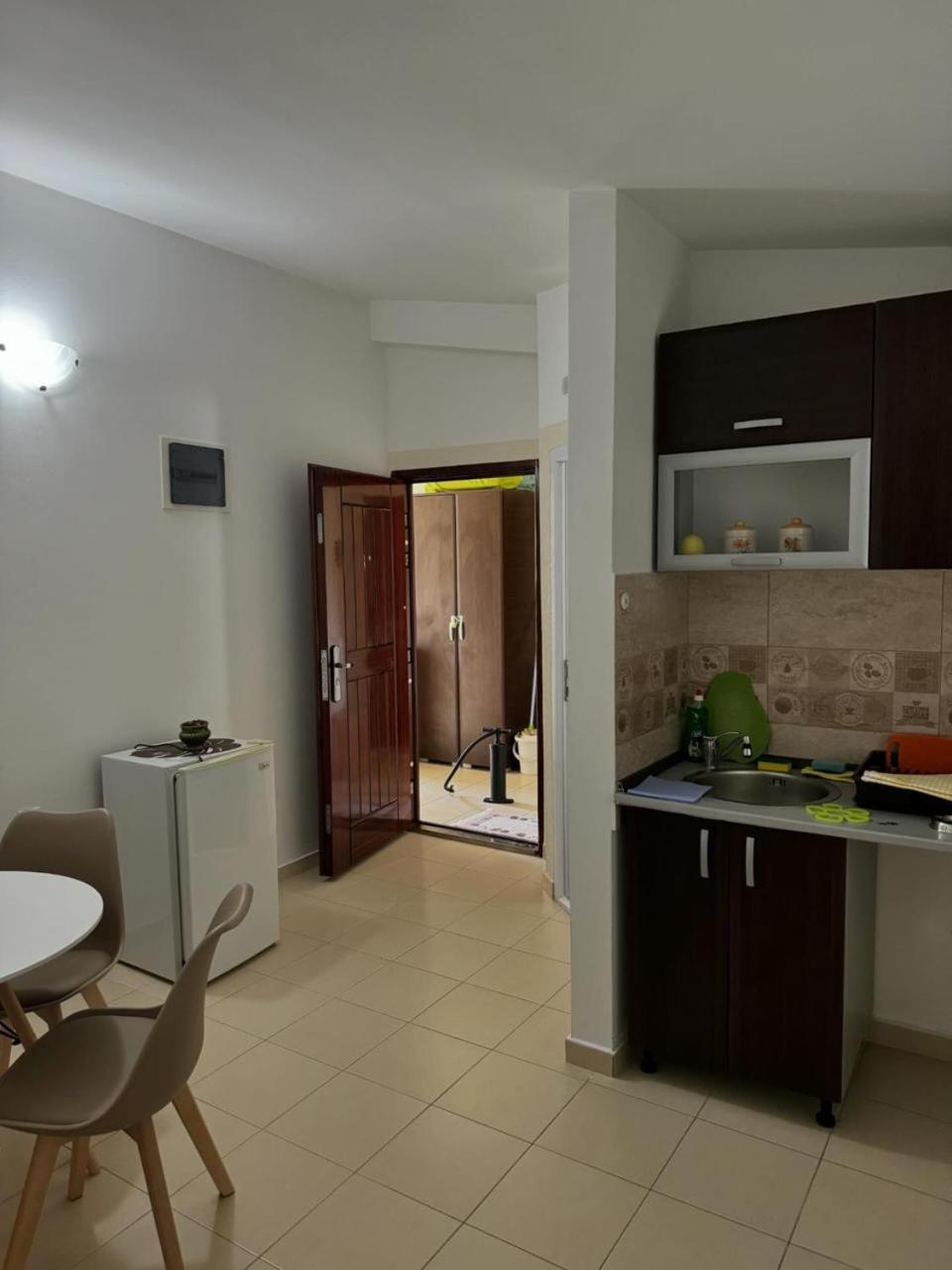 Apartments Brnjada Sutomore Ruang foto