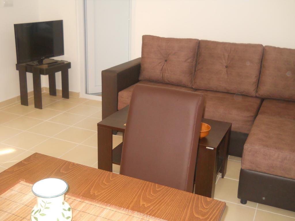 Apartments Brnjada Sutomore Ruang foto