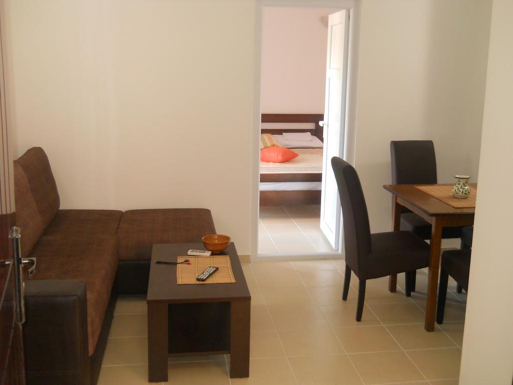 Apartments Brnjada Sutomore Ruang foto