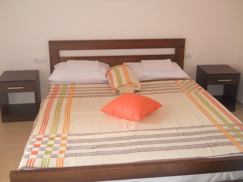 Apartments Brnjada Sutomore Ruang foto