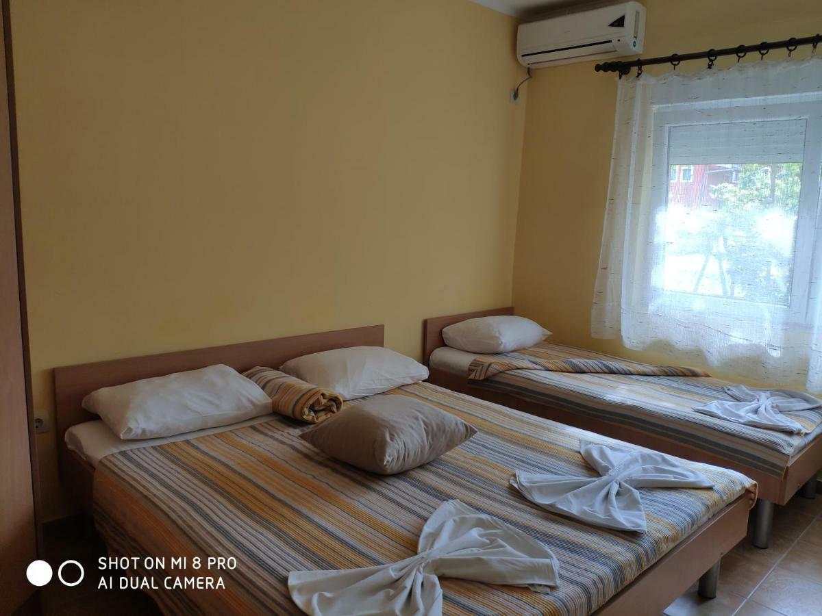 Apartments Brnjada Sutomore Bagian luar foto